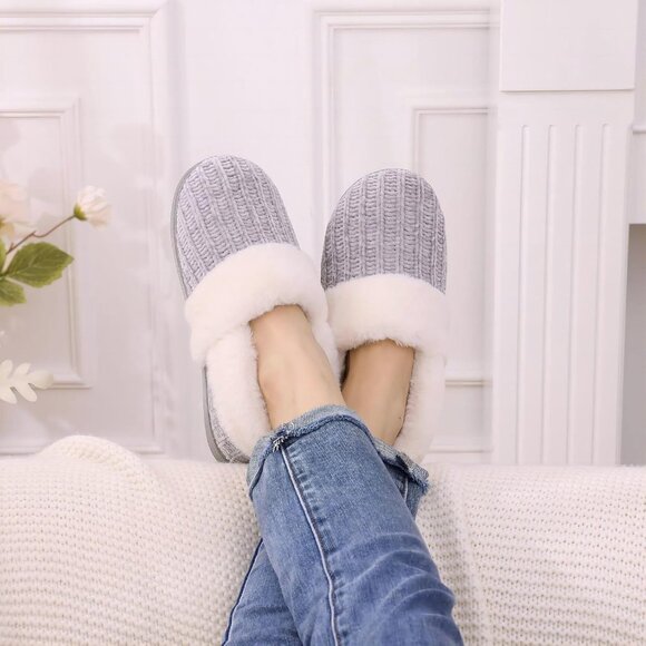Women's Light Gray Fuzzy Warm Closed Back Knit Bedroom Slippers Boot Shoes - Picture 2 of 6